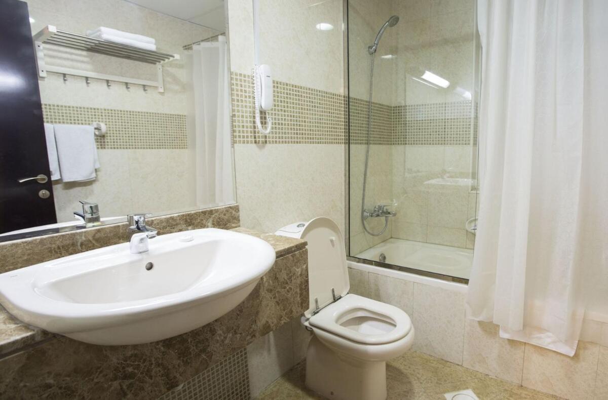 Executive Suite Room In Barsha 1 Near Moe Metro Dubai Bagian luar foto