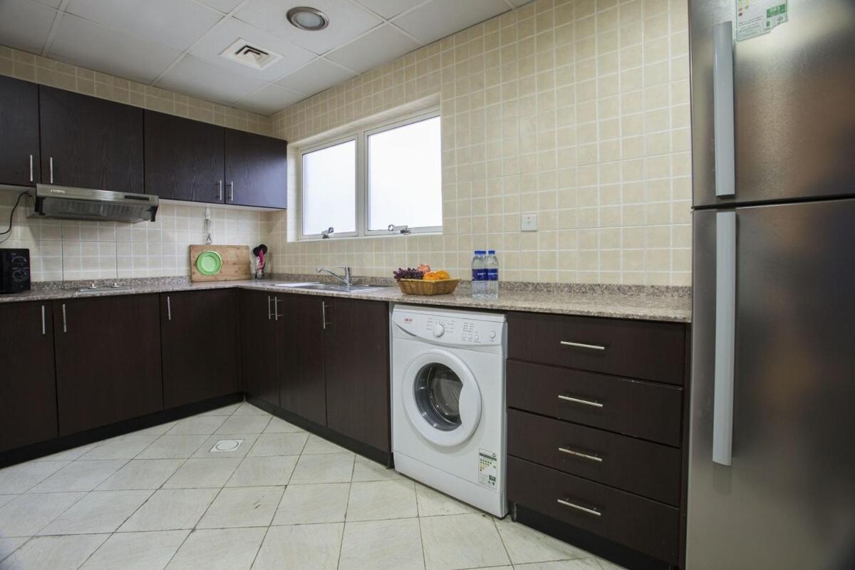 Executive Suite Room In Barsha 1 Near Moe Metro Dubai Bagian luar foto