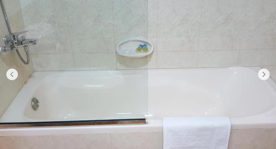 Executive Suite Room In Barsha 1 Near Moe Metro Dubai Bagian luar foto